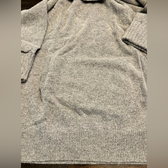 Cozy Gray Turtleneck Sweater nwt - Picture 3 of 4